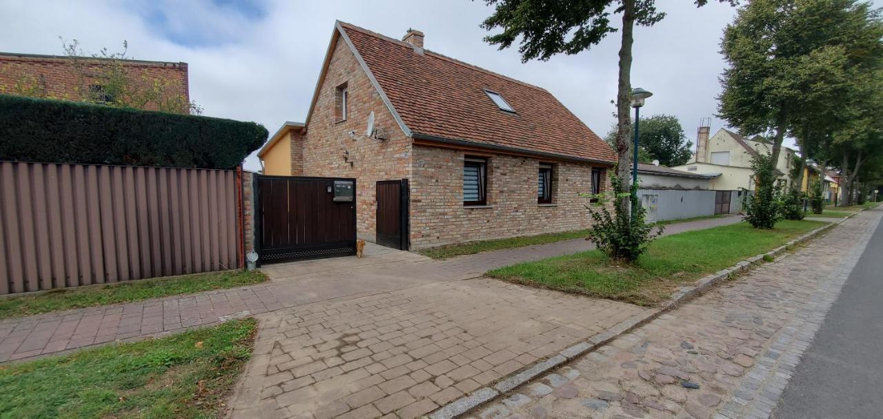 Haus Oderbruch Villa Neulewin Exterior photo